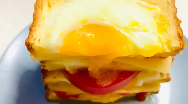 正宗芝士黄油吐司做法，半熟溏心蛋像布丁一样