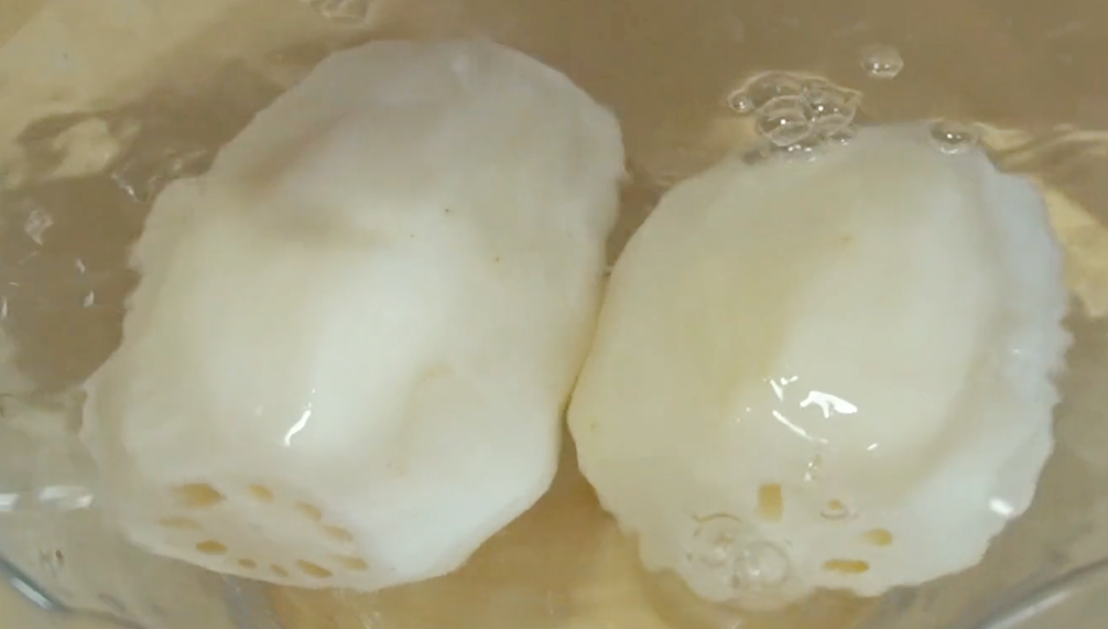 图片[2]-【莲藕鸡蛋饼】做法步骤图 不炒不凉拌 出锅孩子特别喜欢吃-起舞食谱网