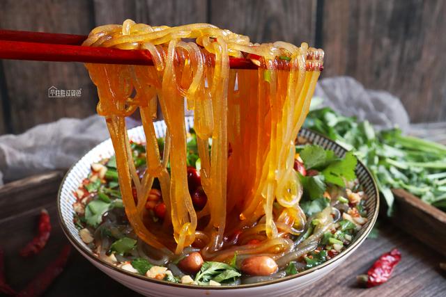 四川正宗酸辣粉，最好吃的酸辣粉牌子排行榜（开店20年的老师傅教您正宗酸辣粉做法）