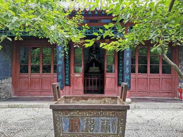 夏雨荷大明湖畔在哪里，大明湖畔的夏雨荷在哪个城市（快来跟“夏雨荷”见个面）