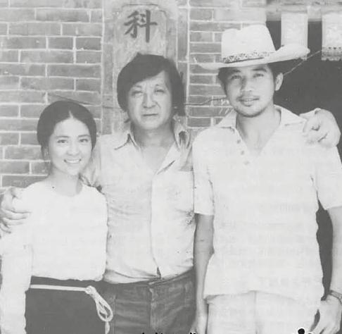 彩云在飞跃，彩云在飞跃电影简介（29岁急流勇退做“龙嫂”）