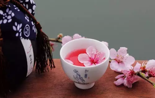 喝花酒是什么意思，当男人在说“喝花酒”的时候（喝花酒是啥意思）