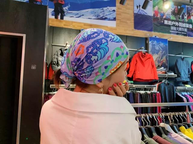 无缝头巾的10种戴法，用毛巾做头巾的戴法（百变魔术头巾的使用方法）