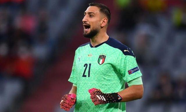 梅安德森殡仪馆尸体，文森特 葬仪屋（安德森建议波帅让多纳鲁马首发）