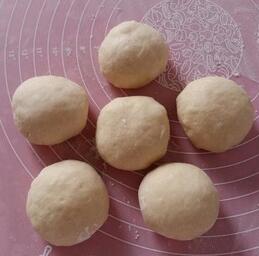 圖片[4]-【豆沙毛毛蟲面包】做法步驟圖 面包皮薄餡足 特別的香甜好吃-起舞食譜網(wǎng)