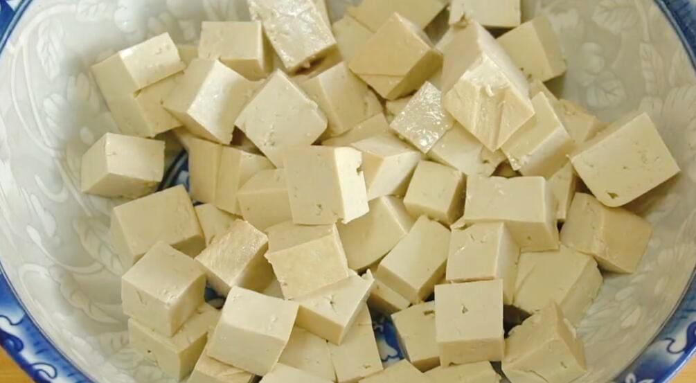 圖片[2]-【麻辣豆腐】做法步驟圖 特點太費米飯 簡單又快手-起舞食譜網