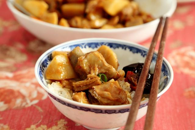 羊骨头炖多长时间，羊骨汤煮多长时间好（学会了年夜饭露一手）