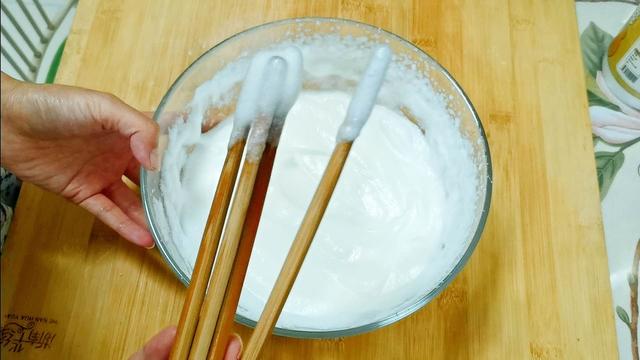 铁盆可以放烤箱吗，铁盆能不能放烤箱（不用打蛋器也能做蛋糕）