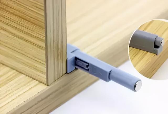 换鞋凳选购的技巧有哪些，换鞋凳买哪种好（衣柜+鞋柜一体设计正流行）