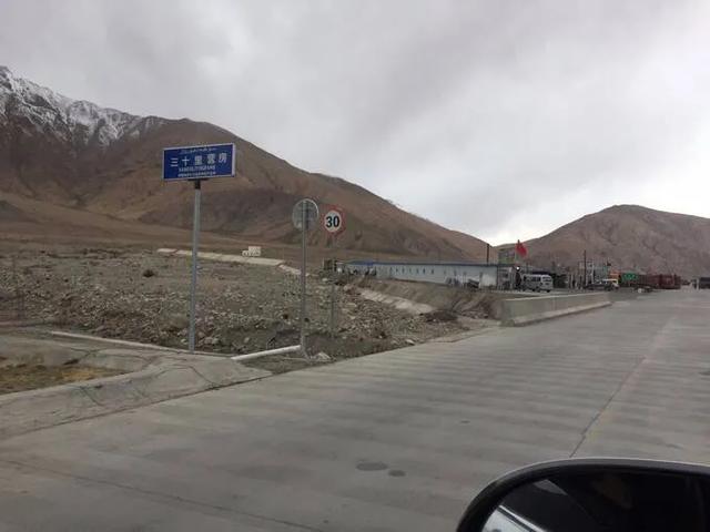 西藏厕所被狼咬死的两人，青藏线被狼吃事件（好多问新藏线住宿）