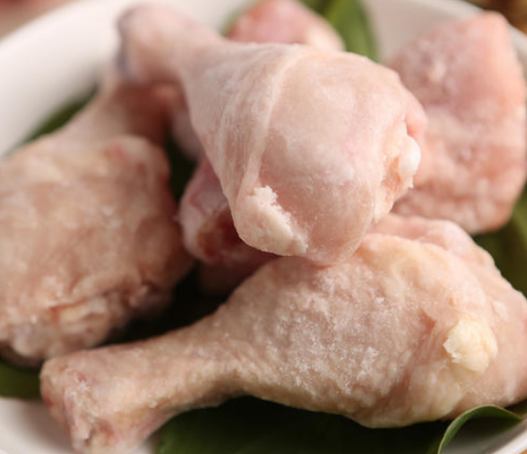 冻鸡边腿怎么做好吃，冷冻鸡边腿怎么做好吃（超市中的冻鸡腿到底从哪儿来的）