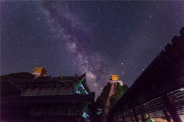 老君山在什么地方，老君山在什么地方是哪个省（老君山云海平均每年多达130天）