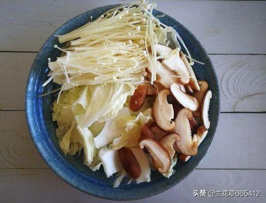 产妇菌菇蔬菜汤怎么做，你需要知道以下几点。