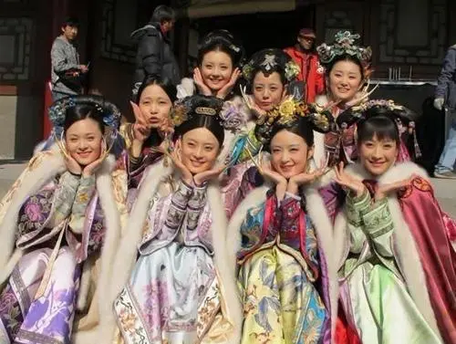 微微一笑很倾城演员表，微微一笑很倾城电视剧演员表（《甄嬛传》已过10年）