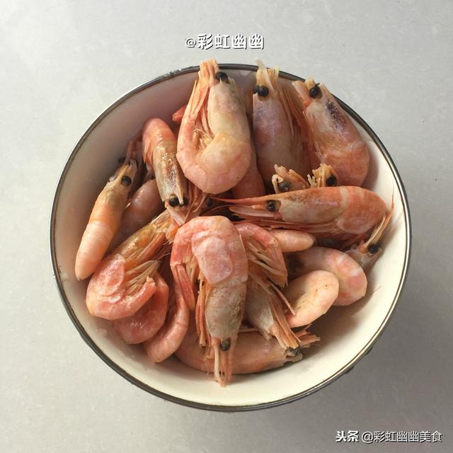 北极虾怎么吃，煮熟的北极虾怎么吃（北极虾这样做最鲜甜）