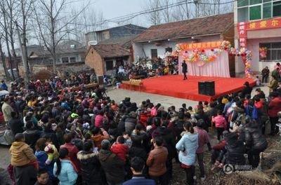 迷信说家里不能放假花，家里不能放鲜花吗（逢年过节都要用鸡祭拜）