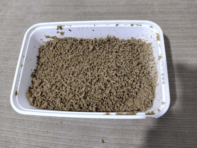 自制鱼饲料配方大全：营养均衡，轻松制作，让爱鱼吃得健康又安心