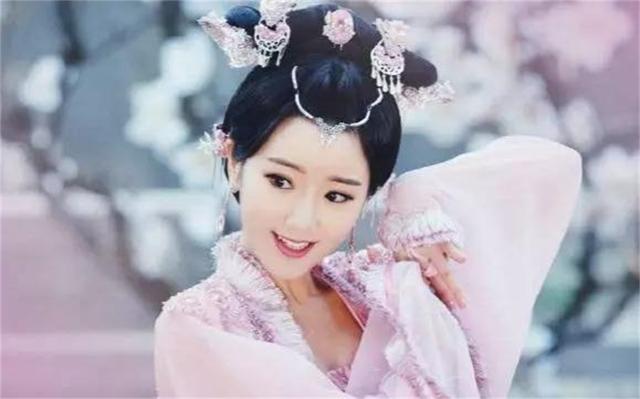 微微一笑很倾城演员表，微微一笑很倾城电视剧演员表（《甄嬛传》已过10年）