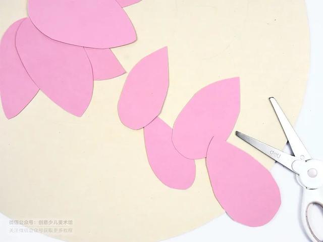 我们来学油画棒：荷花，我们来学油画棒（创意美术课程《荷花翠鸟图》）