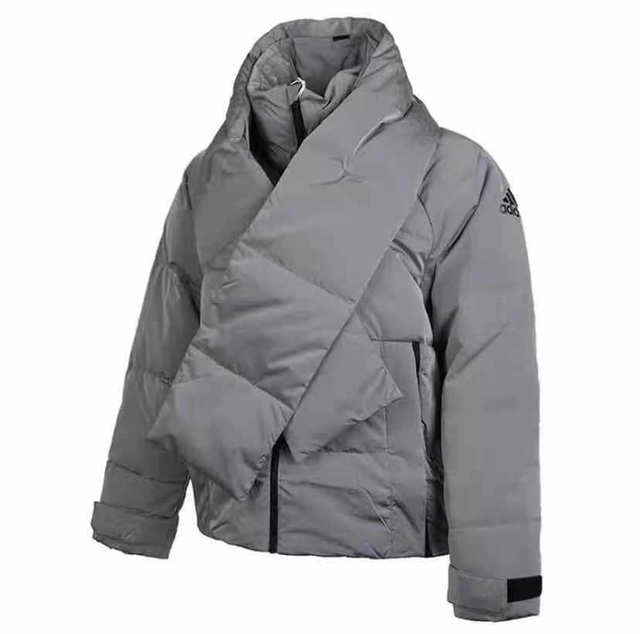 幸运叶子和阿迪达斯什么关系，叶子是耐克还是阿迪达斯（Lisa不以为然）