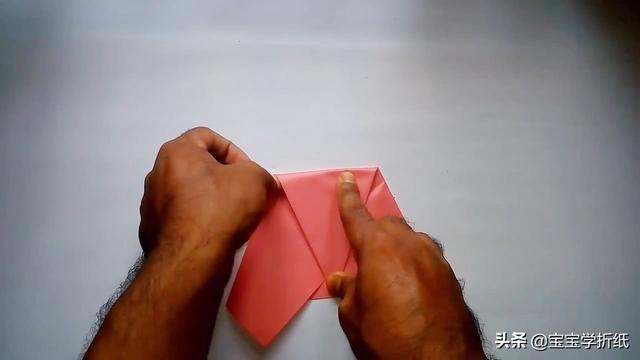 手工飞机怎么做，手工飞机的制作方法（用普通纸做折纸飞机玩具）