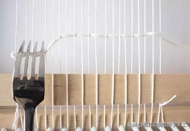 创意书签制作方法，阅读书签制作（毛线创意手工-杯垫、书签和挂饰）