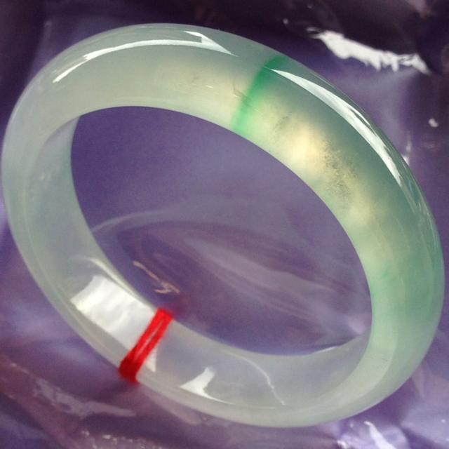 什么是冰种翡翠，翡翠冰糯种