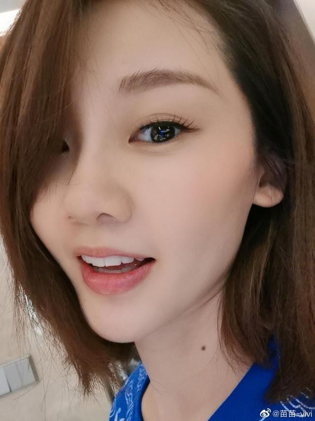 一字马女生是谁，一字马女生（郑恺妻子苗苗做高难度一字马）