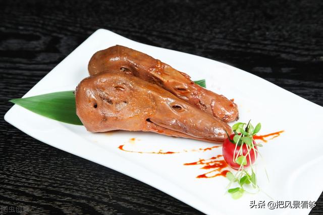 鸭架是什么部位，鸭架是鸭子哪个部位（鸭脖子鸭架子鸭头黑鸭子）