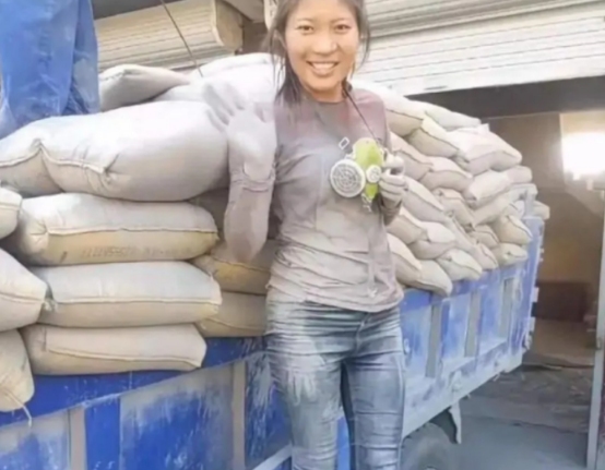 一包水泥多少kg，水泥一包多少kg（“水泥西施”的谎言如何一步步被揭穿）