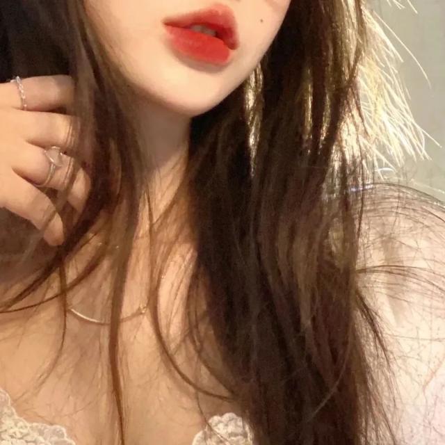 个性十足    徒手摘星，个性十足的签名（偷看两个少年徒手摘星图片）