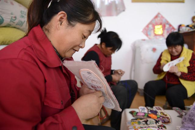 怎么在家赚钱(线上兼职赚钱正规平台)