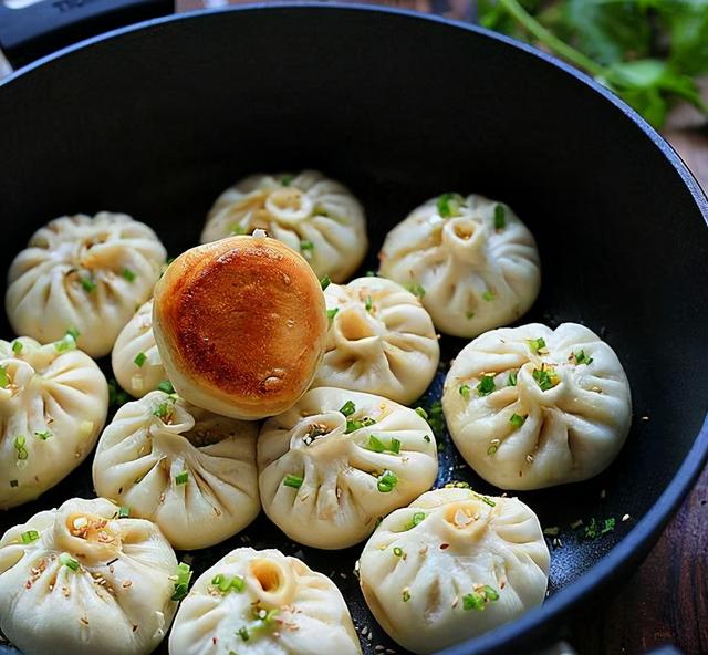 生煎包和水煎包的区别，生煎包和水煎包的区别有哪些（“生煎包”和“水煎包”有何区别）