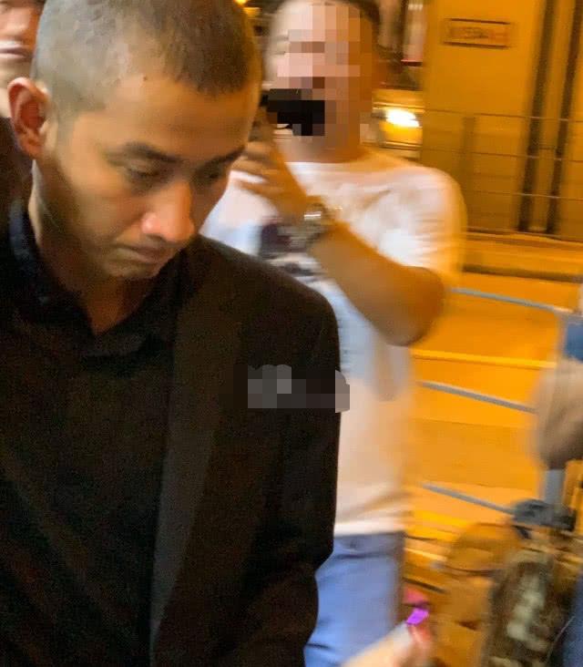 文章和马伊琍的孩子，文章独自带两个女儿去练舞（文章马伊琍几个孩子）