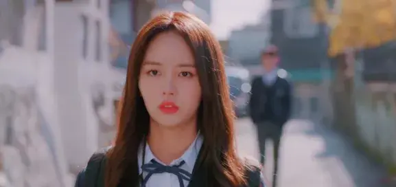 李采潭个人信息，请问这是什么电影（2021年韩国10大“最美女演员”）