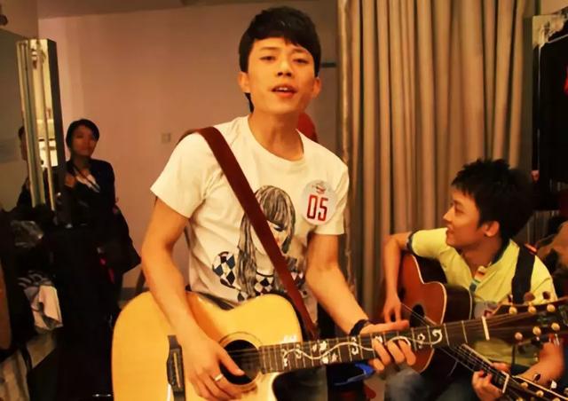 一听等于多少瓶，播放1瓶的等于几（民谣很穷，赵雷很火）