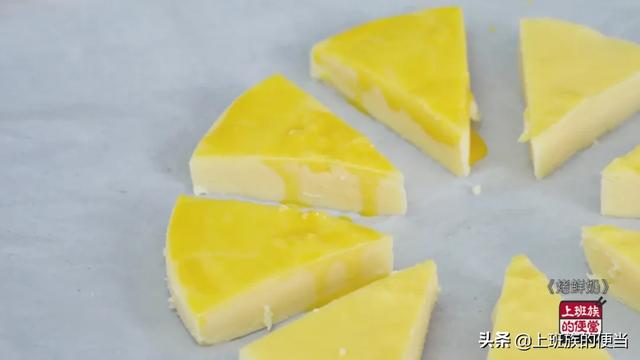 玉米糖三角的做法，玉米面糖三角做法视频（这甜品抖音获赞百万）