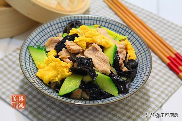 鸡蛋怎么炒好吃，鸡蛋怎么炒好吃又简单（鸡蛋的10种炒法）