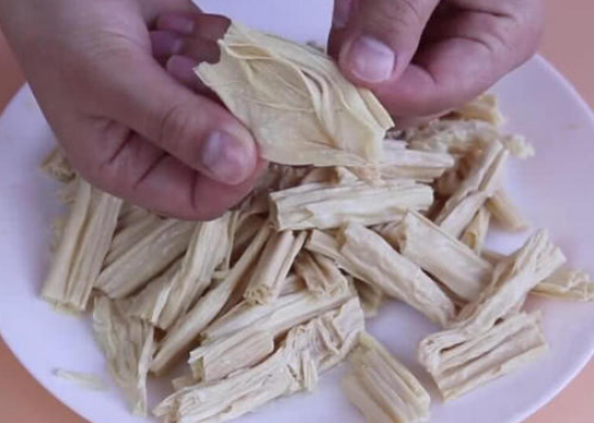 水质硬怎么软化，水质变软最简单办法（腐竹别直接用水泡）