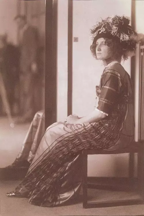 雕像英文sculpture，雕像英文（女人、性与爱、是他艺术的全部）