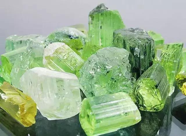 男孩带什么石柳石好,适合男生戴的石头(各种宝石寓意你了解吗) 男孩带什么石柳石好,适合男生戴的石头(各种宝石寓意你了解吗)