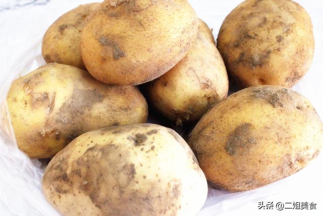 家庭长久储存土豆方法，土豆储存长久的方法（保存土豆其实很简单）