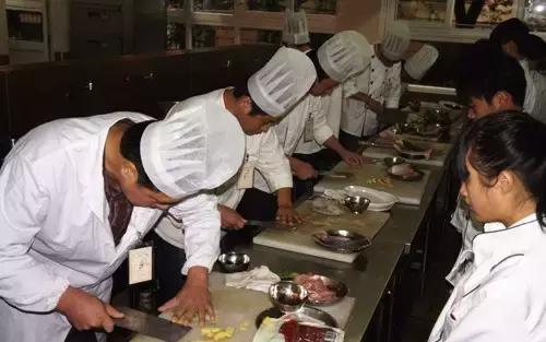 毛利率的公式怎么算，毛利率的计算公式（菜品成本、售价、毛利率核算公式）