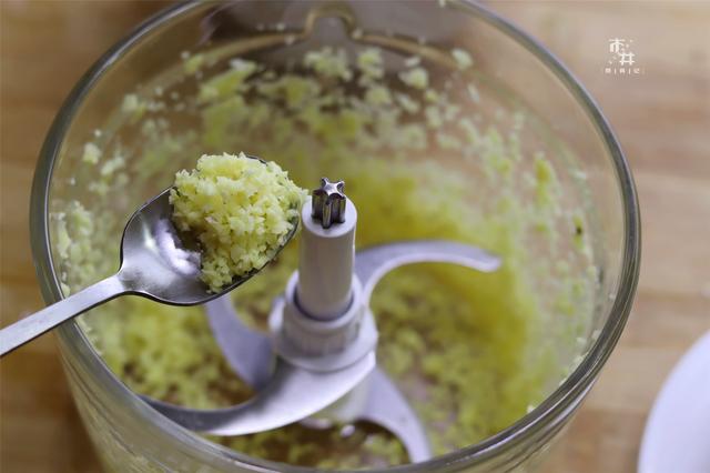 韭菜酱的做法 大家可以做一做，韭菜酱的做法（腌韭菜花酱原来这么简单）