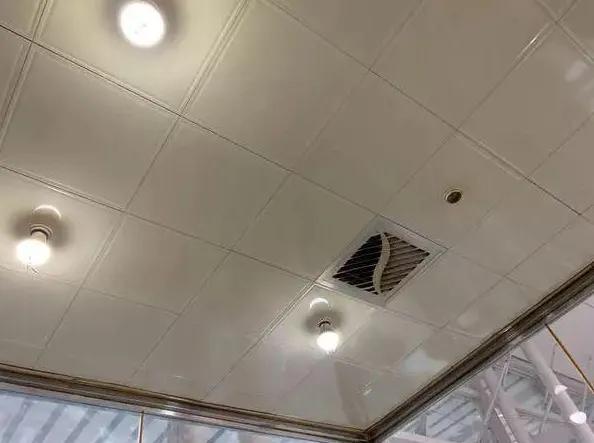 高铁候车厅哪里能抽烟，高铁站候车厅能抽烟吗（郑州东站的四个吸烟室被拆了）