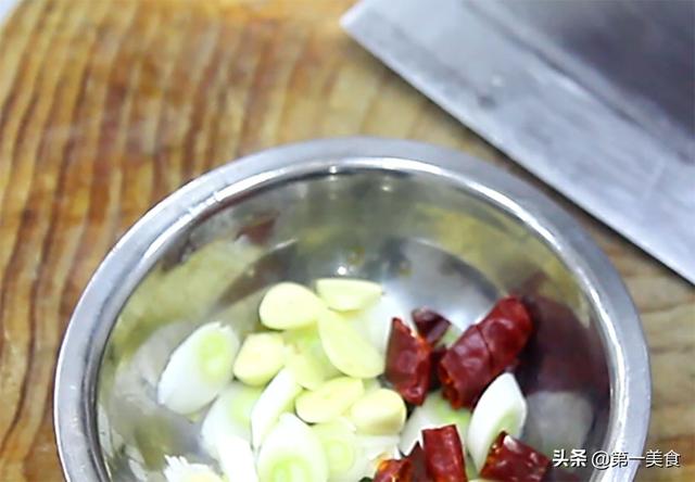 长豆角炒肉的做法，长豆角炒肉的做法怎么做好吃（饭店的豆角炒肉丝为啥好吃）