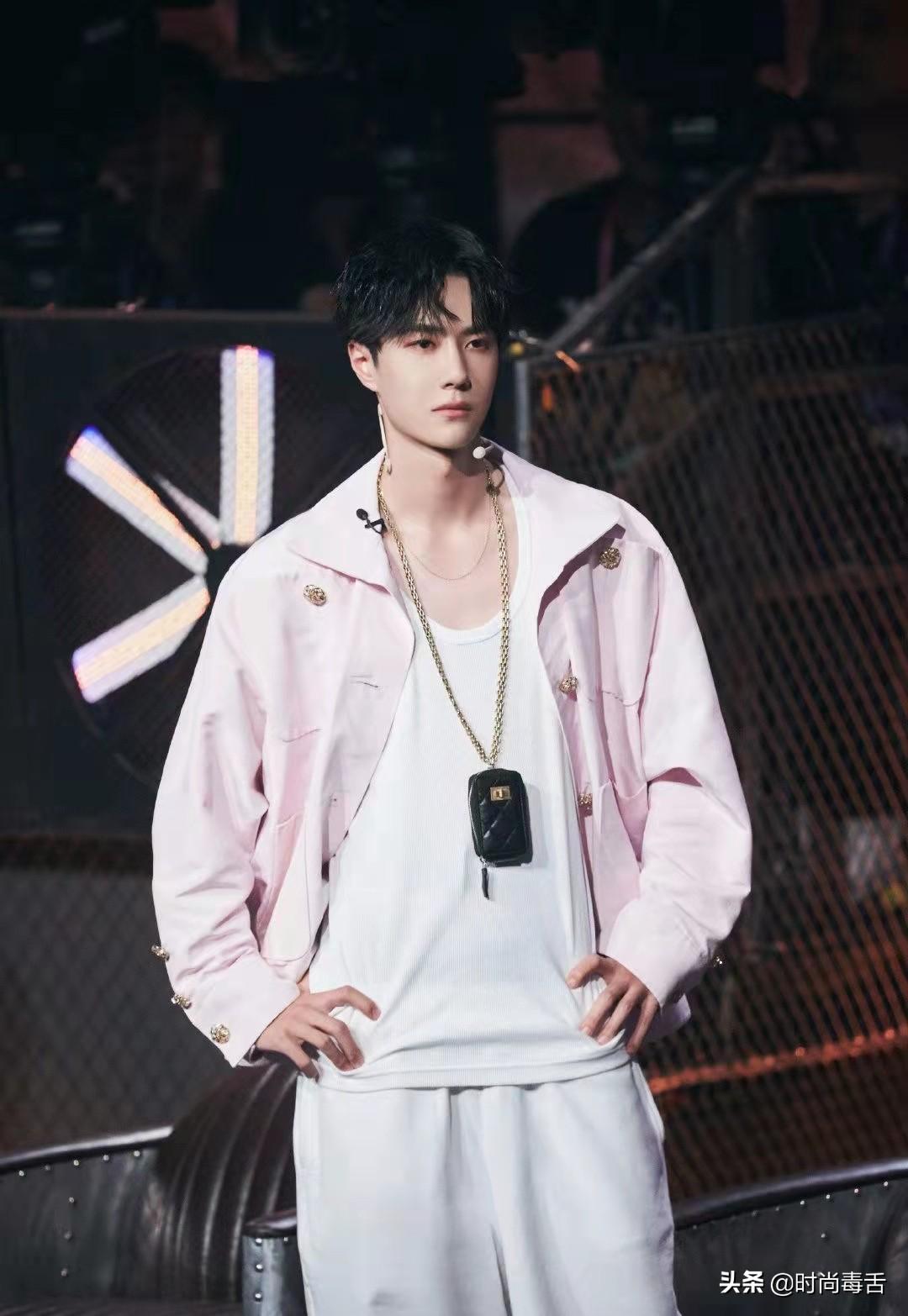 香奈儿有男装吗，香奈儿有男装吗?商标是什么样的（男生穿CHANEL居然这么好看）