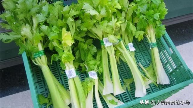 芹菜叶子为什么要摘掉，芹菜需要摘掉叶子吗（为了自身健康了解一下）