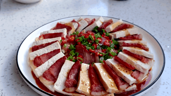 豆腐和腊肉怎么做不辣，上锅一蒸轻松搞定