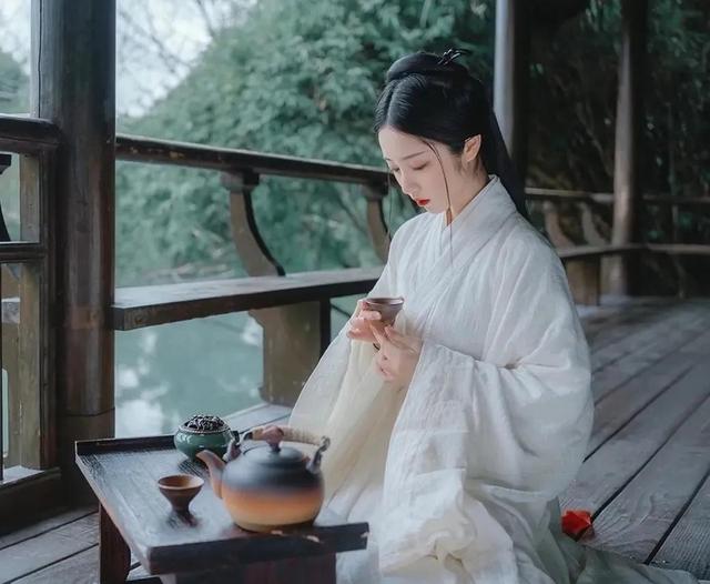 煮海歌中主要涉及何人，煮海歌中主要涉及什么人（叶嘉莹诗词漫谈‖柳永《煮海歌》《凤归云》）